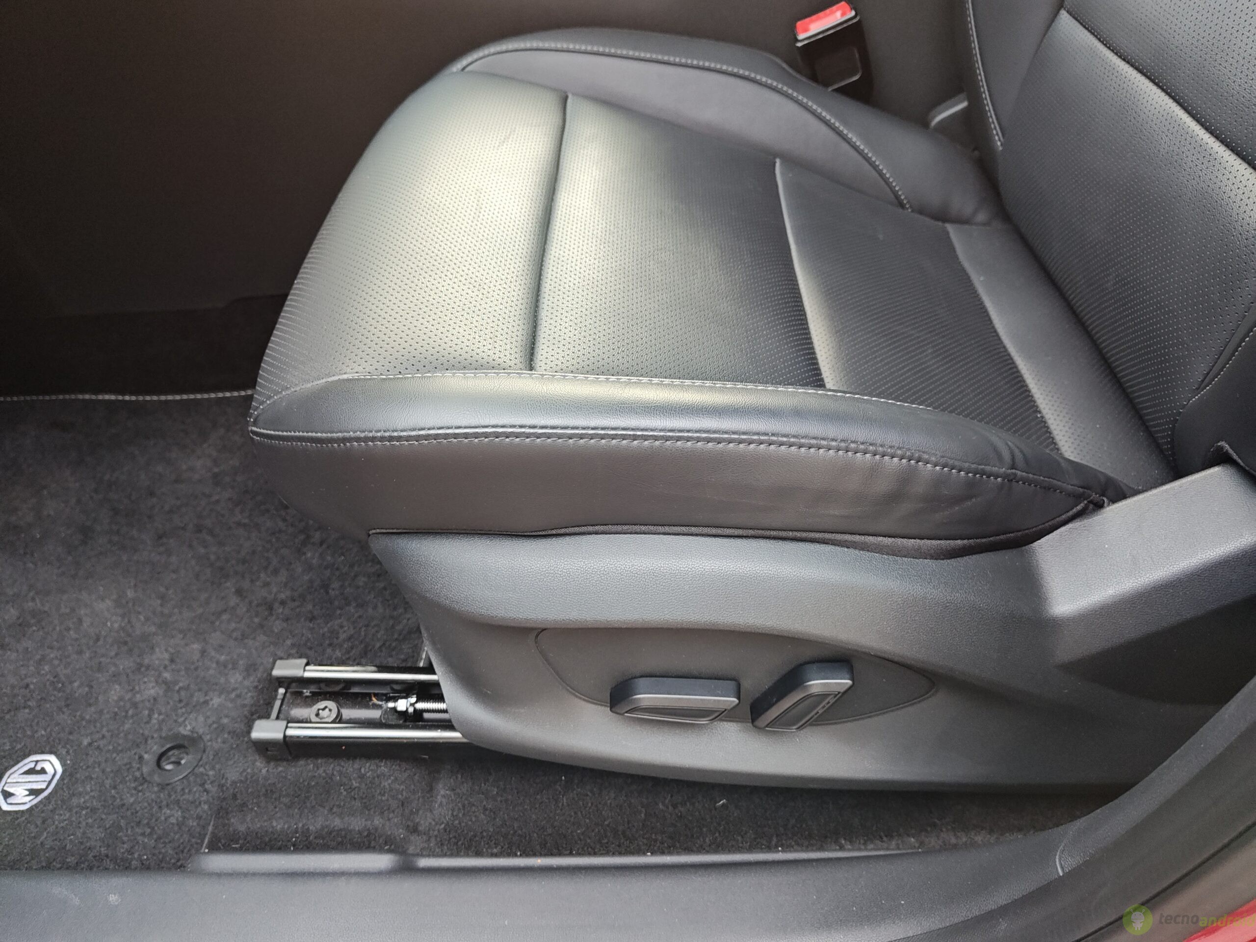 MG ZS Hybrid+ () MG ZS Hybrid+ ()