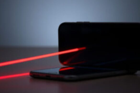 I pericoli per le fotocamere degli smartphone: LiDAR e laser a rischio