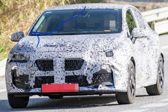 Renault Clio, ecco le foto spia della nuova generazione