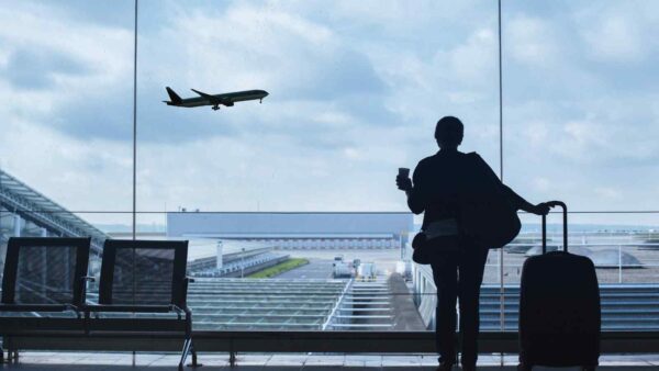 L’aeroporto di Pittsburgh espande il suo impianto solare su una ex discarica, portando energia pulita alla città e alla rete regionale.