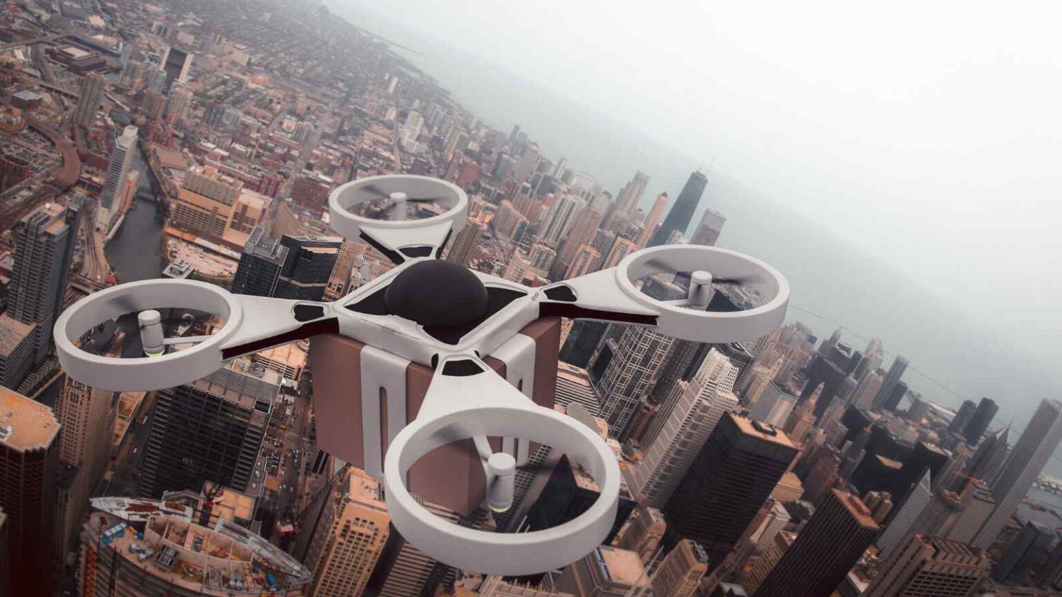 La Cina sta sviluppando droni autonomi e piccoli, alimentati da AI e fibra ottica, per rivoluzionare la guerra moderna.