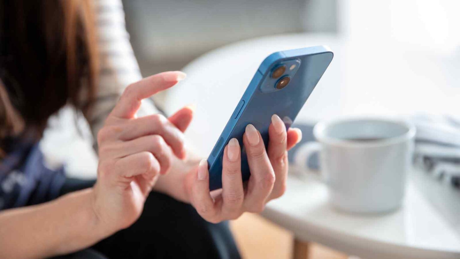 Apple e Synchron lavorano a un impianto neurale non invasivo per controllare iPhone e iPad con il pensiero.
