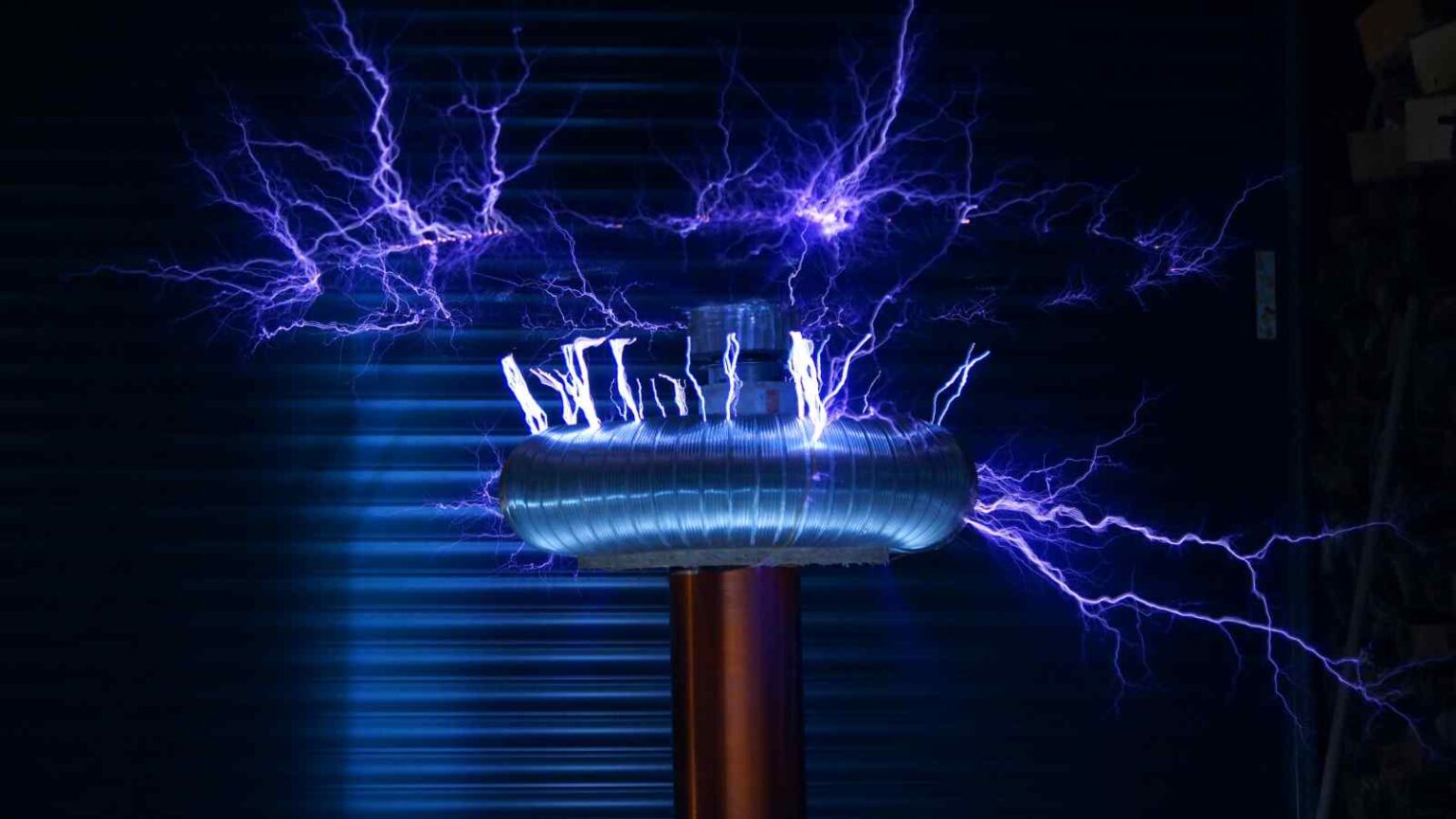 ITER avanza: installato il Central Solenoid, il supermagnete che punta a rendere reale la fusione nucleare sulla Terra.
