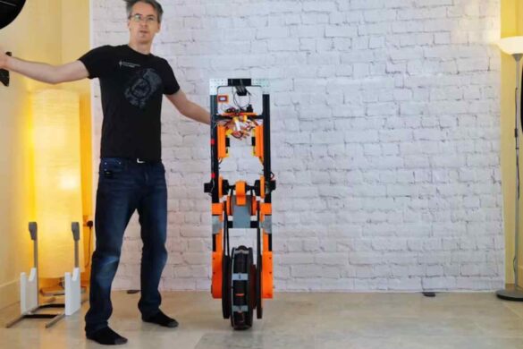James Bruton e il suo monopattino robotico a ruota unica