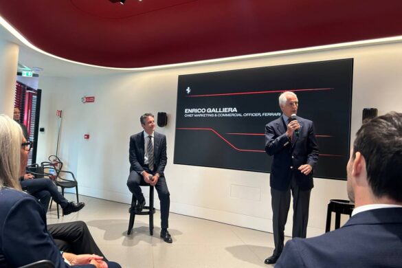 Ferrari e Samocar rivoluzionano il concetto di showroom: ecco il futuro dell’esperienza automobilistica a Roma