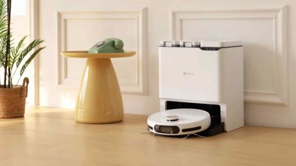 Ezviz RS20 Max è il robot smart che aspira, lava e si autogestisce con AI, videocamera e stazione base tutto-in-uno.