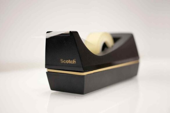 Dallo Scotch alla corrente: accendere 350 LED con un solo gesto