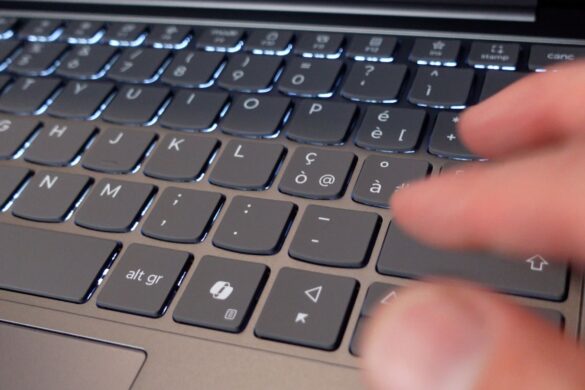 Lenovo Chromebook Plus, AI potente in formato compatto
