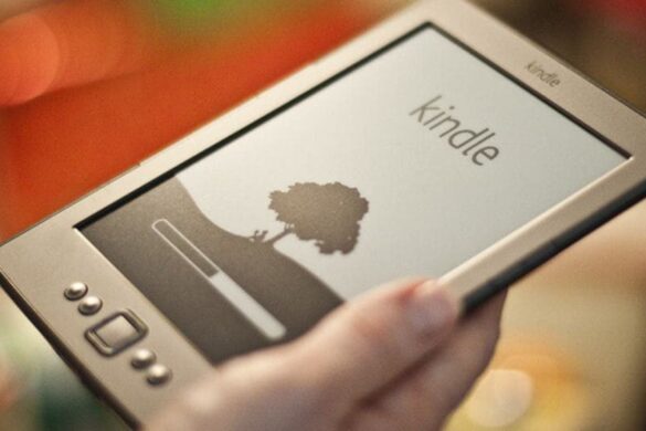 Amazon, Kindle si aggiorna: ecco nuove opzioni per la leggibilità con la versione 5.18.3