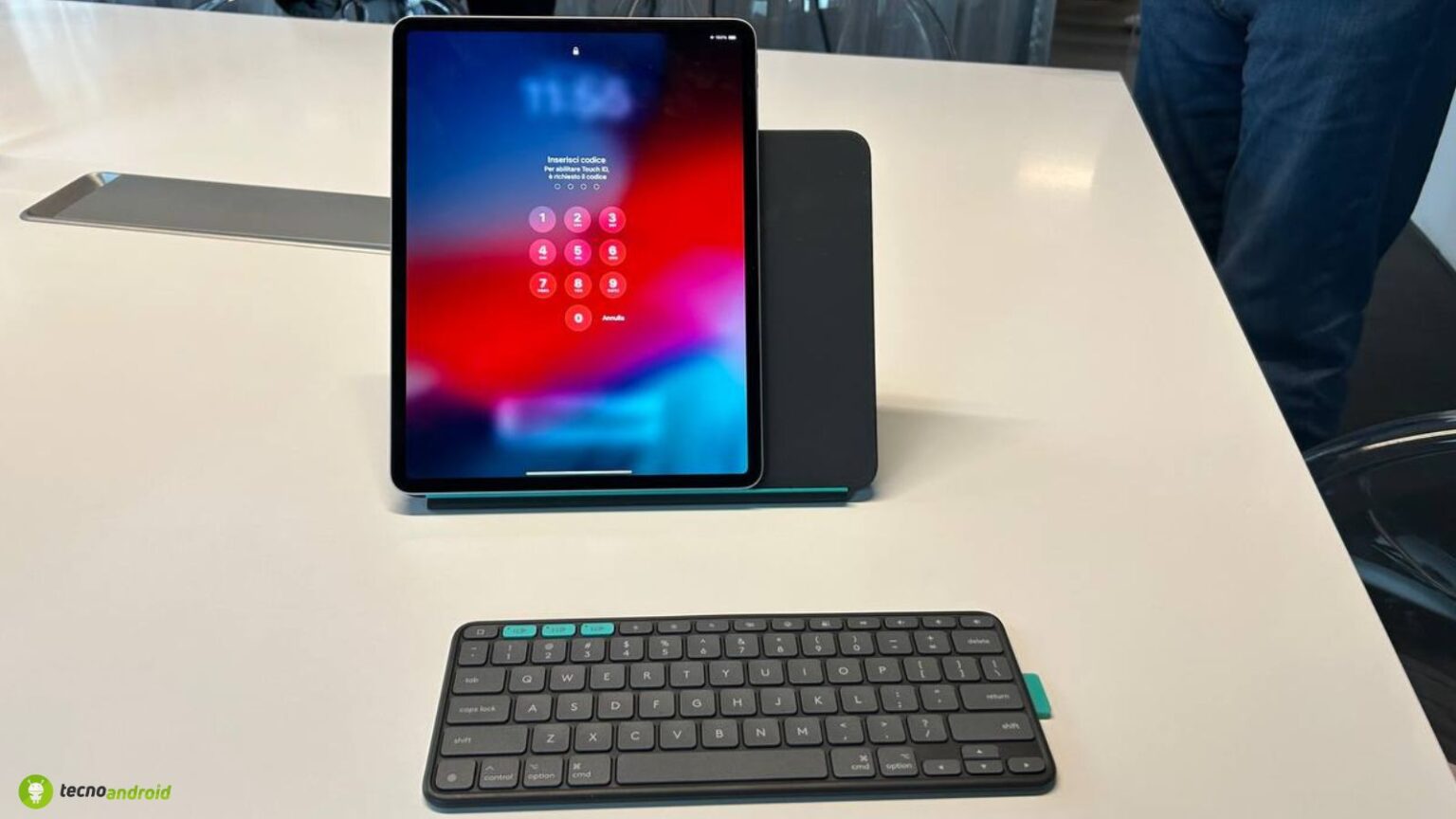 Copertina Logitech