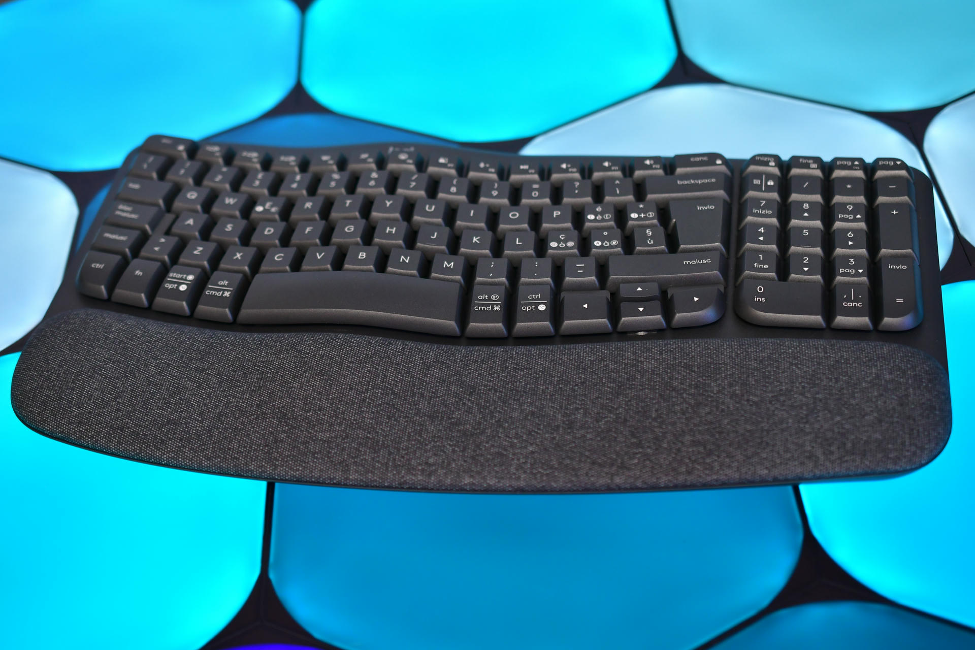 DSC Logitech Wave Keys DSC Logitech Wave Keys