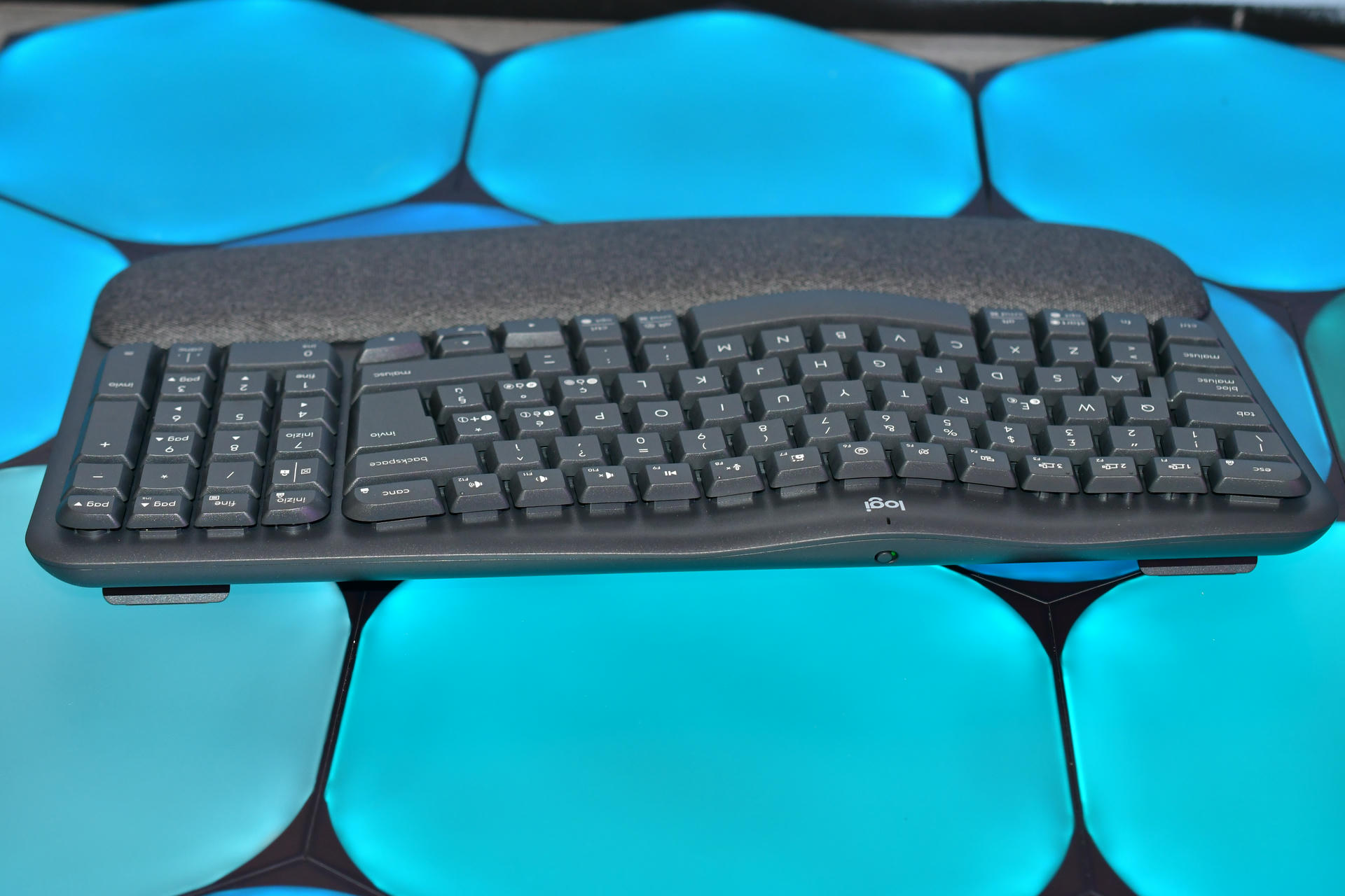 DSC Logitech Wave Keys DSC Logitech Wave Keys