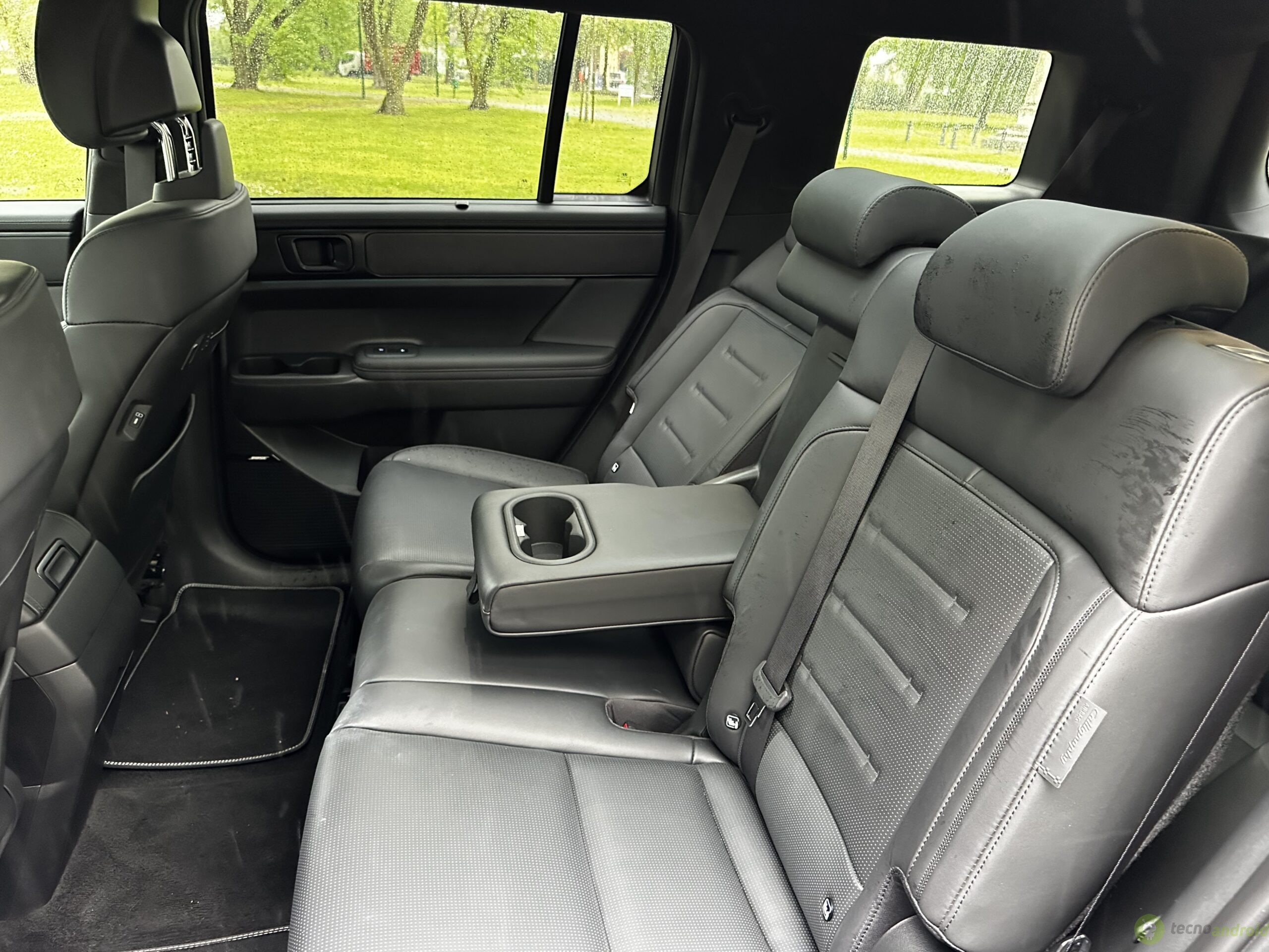 Hyundai Santa Fe () Hyundai Santa Fe ()