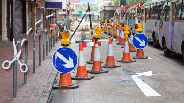 Strade a rischio: tagli shock ai fondi per i lavori e sicurezza in bilico