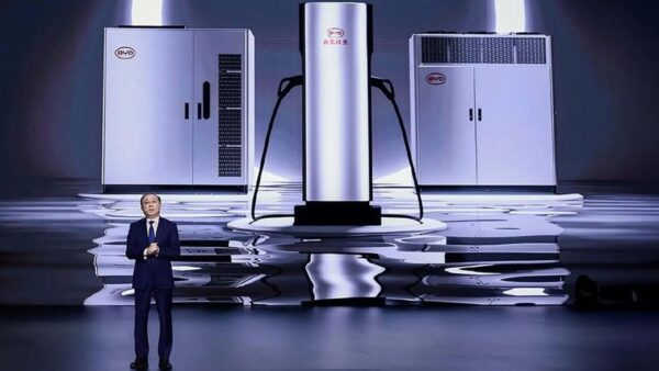BYD e la ricarica da 1000 kW: arrivano 15 mila colonnine in Cina