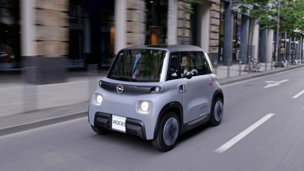 Opel Rocks torna più grintosa: stile rinnovato, stesso motore elettrico