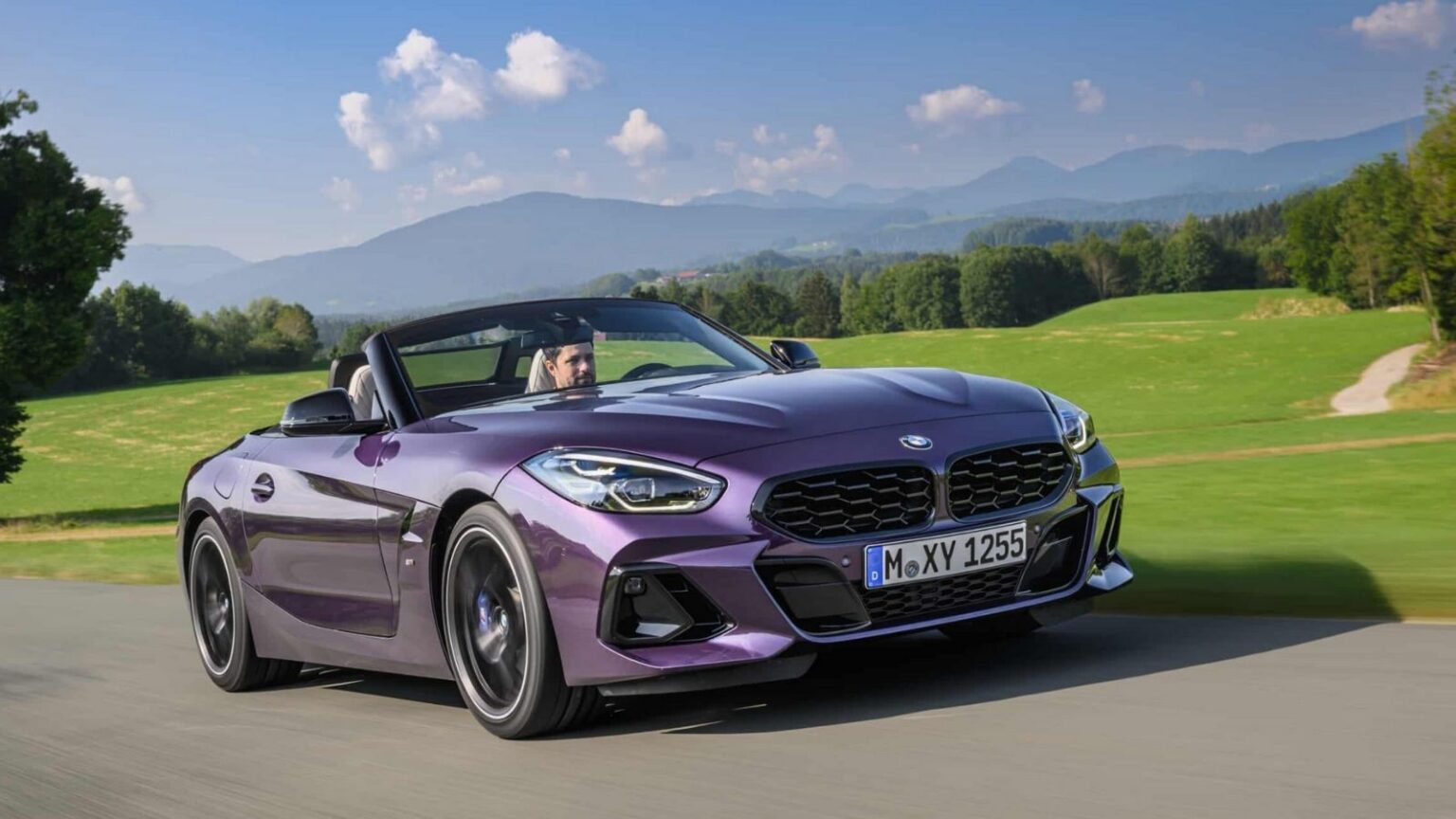 BMW Z4, addio rimandato a data da definirsi: la produzione continua