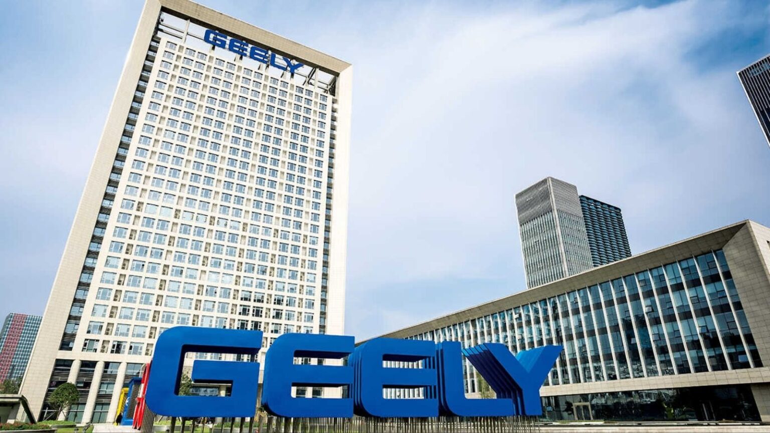 Geely sorprende tutti: niente fabbriche in Europa o USA