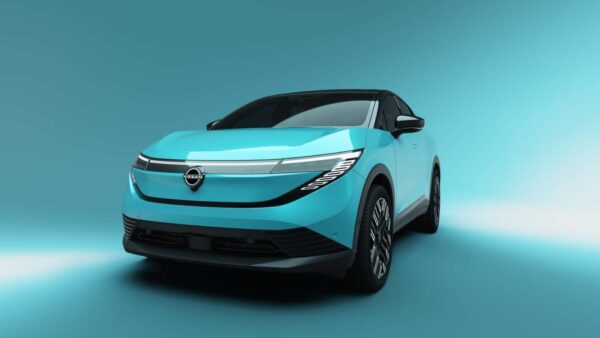 Nissan Leaf 2025: la rivoluzione elettrica corre più veloce