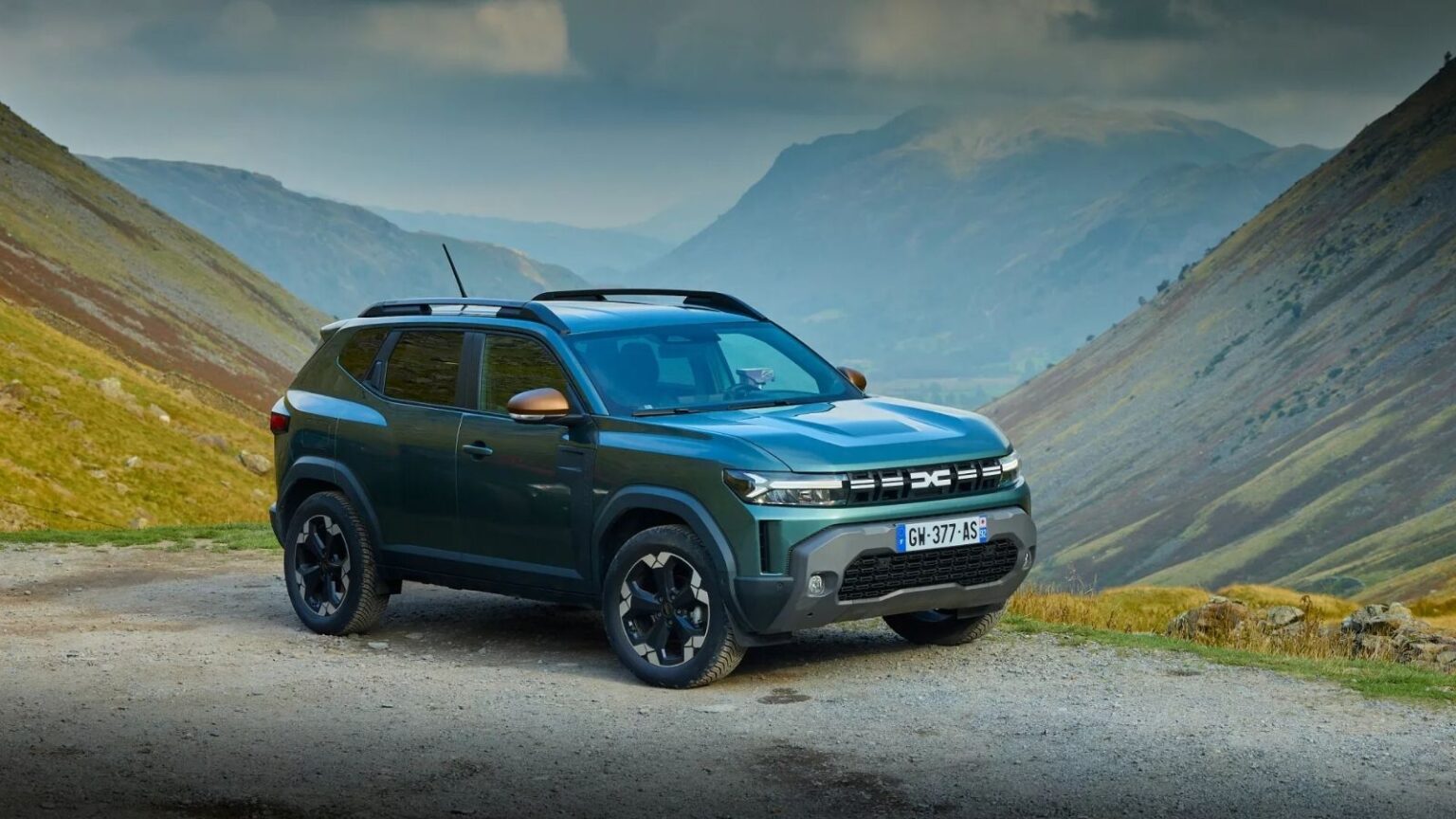 Dacia Duster 2025: il SUV cresce per sorprendere e conquistare
