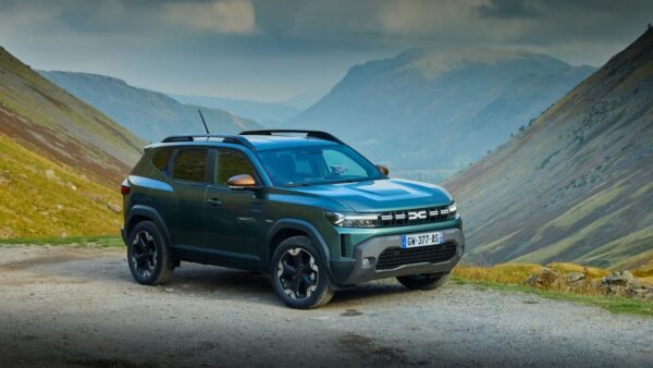 Dacia Duster 2025: il SUV cresce per sorprendere e conquistare