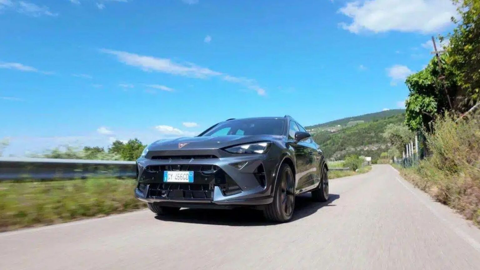 Cupra Formentor Dark Night e Dark Stone: due edizioni magnetiche