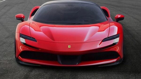 Ferrari elettrica rinviata: seconda BEV in arrivo solo nel 2028