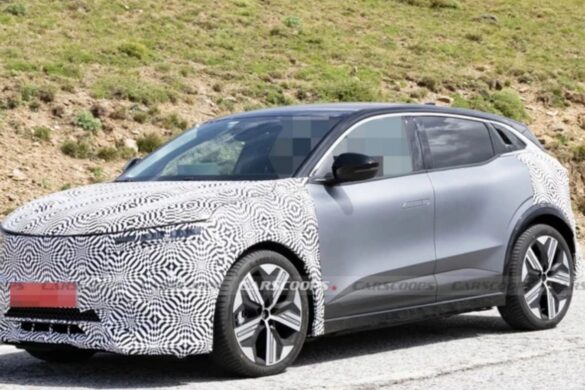 Renault Megane E-Tech 2025: restyling, look nuovo e sorprese