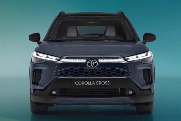 Toyota Corolla Cross cambia design: novità in Europa nel 2025