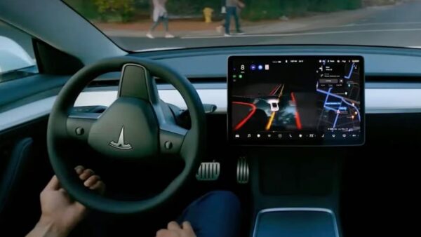 Tesla conquista Berlino: FSD Supervised tra storia e futuro