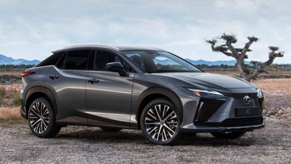 Lexus RZ, potenza e tecnologia al top: ecco il nuovo SUV elettrico