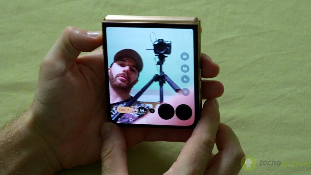Motorola Razr Ultra () Motorola Razr Ultra ()