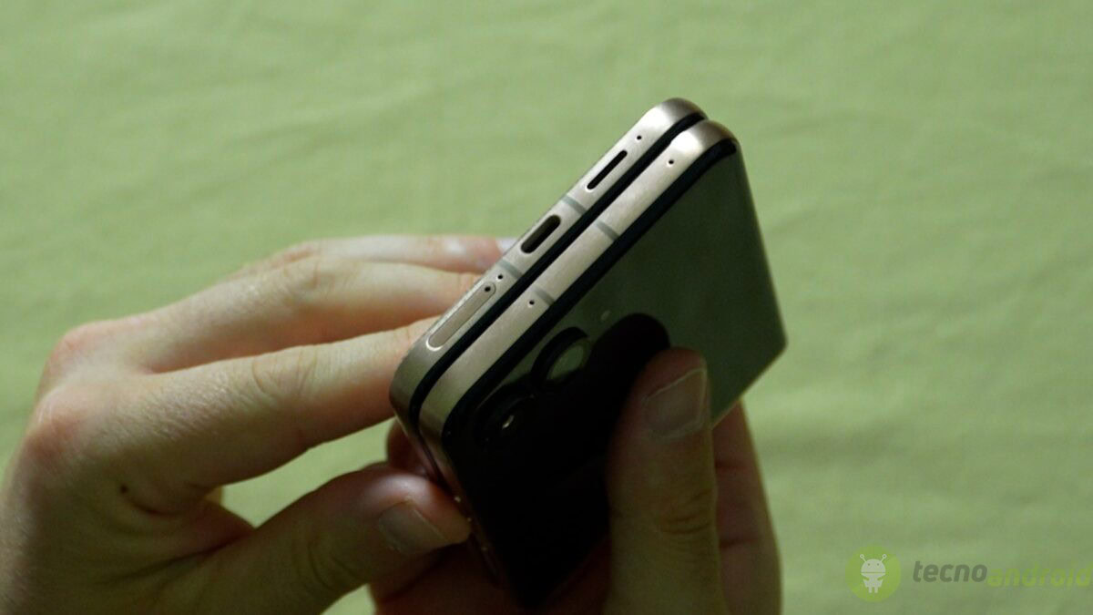 Motorola Razr Ultra () Motorola Razr Ultra ()