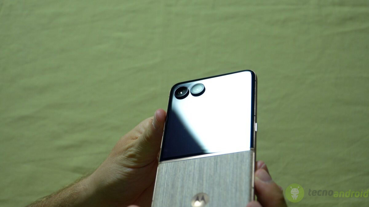 Motorola Razr Ultra () Motorola Razr Ultra ()
