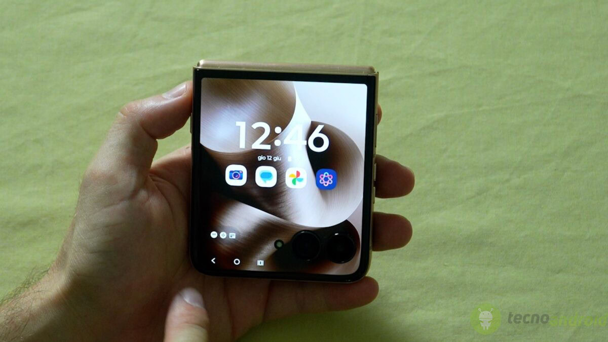 Motorola Razr Ultra () Motorola Razr Ultra ()