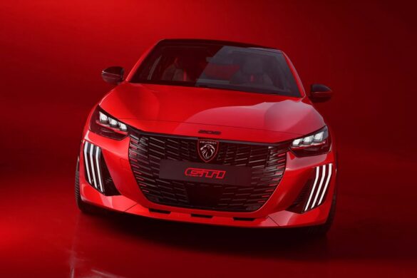 Peugeot -208 GTi si mostra: più arrembante con 280 cavalli