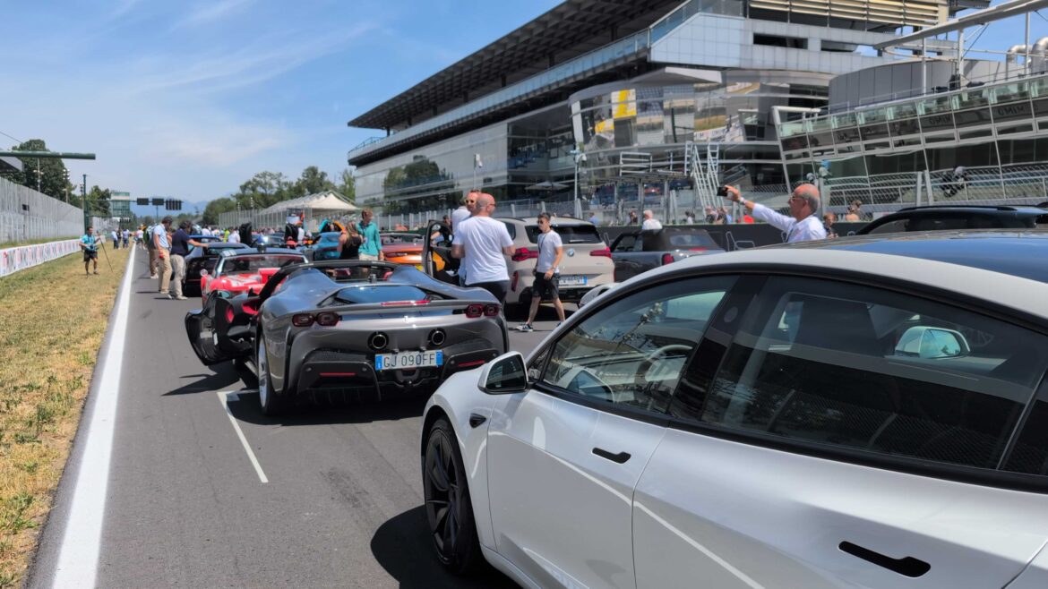 Tesla Model  Performance ()