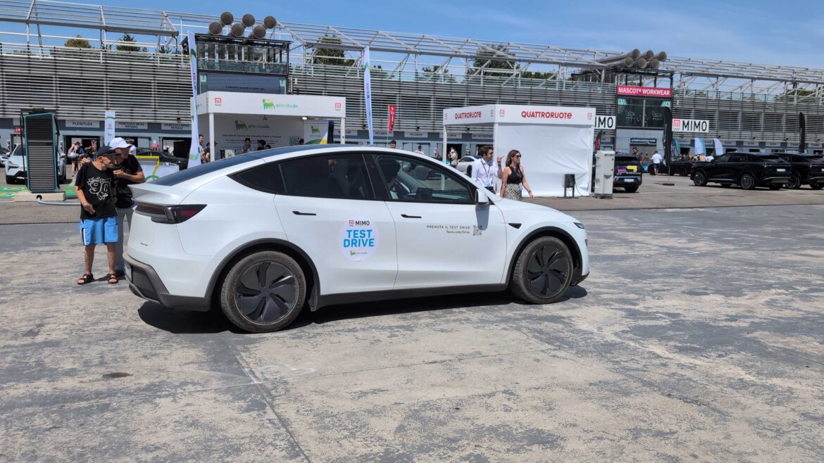 Tesla Model  Performance ()