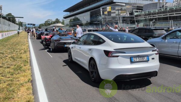 tesla - immagine 9 Tesla Model Performance ()