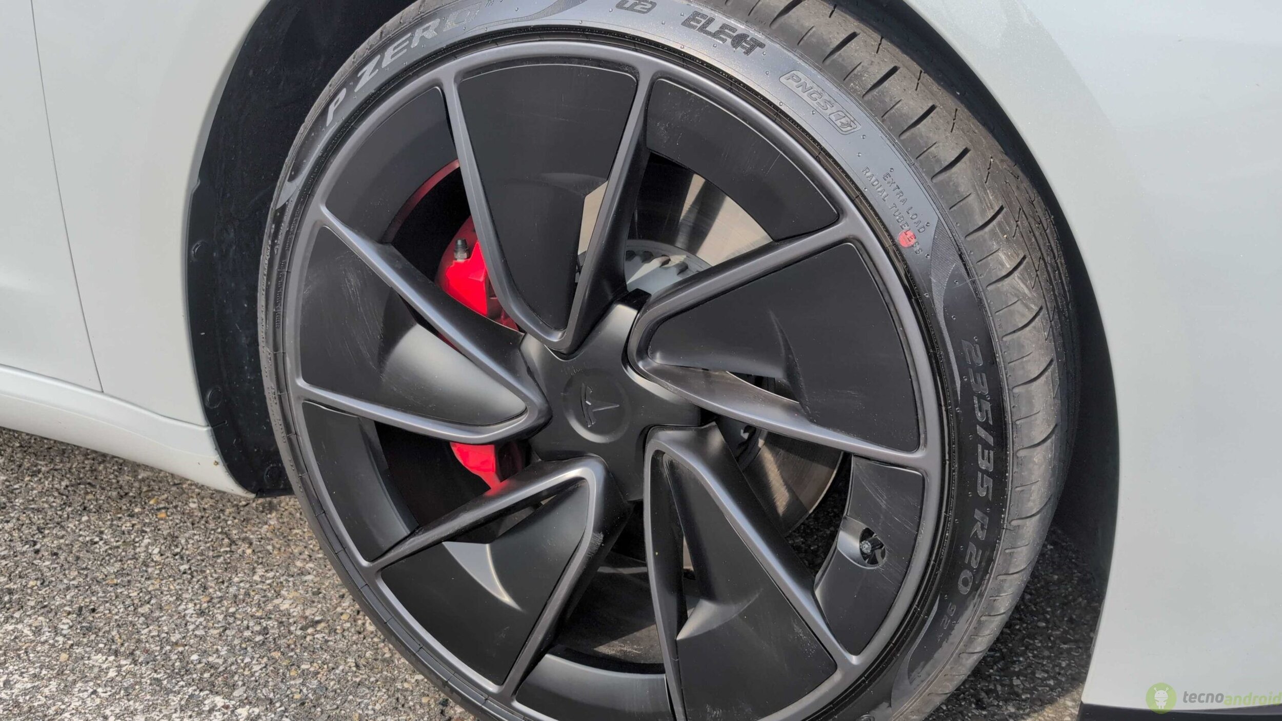 Tesla Model  Performance ()