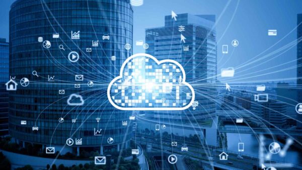 Il 70% del cloud europeo è controllato da USA; l’Europa cerca autonomia digitale ma serve più investimento e strategia.