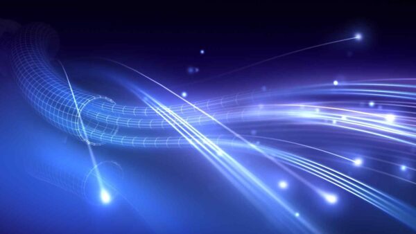 Ricercatori giapponesi trasmettono 1,02 petabit al secondo su 1800 km con un cavo in fibra ottica grande quanto un capello.