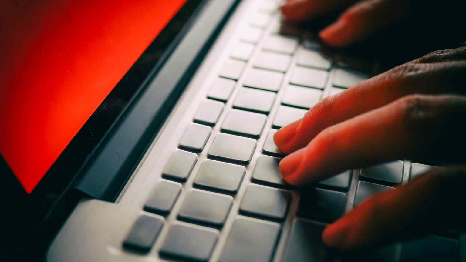 Paragon accusa l’Italia di aver evitato verifiche sullo spyware Graphite usato contro giornalisti e rompe ogni rapporto commerciale.