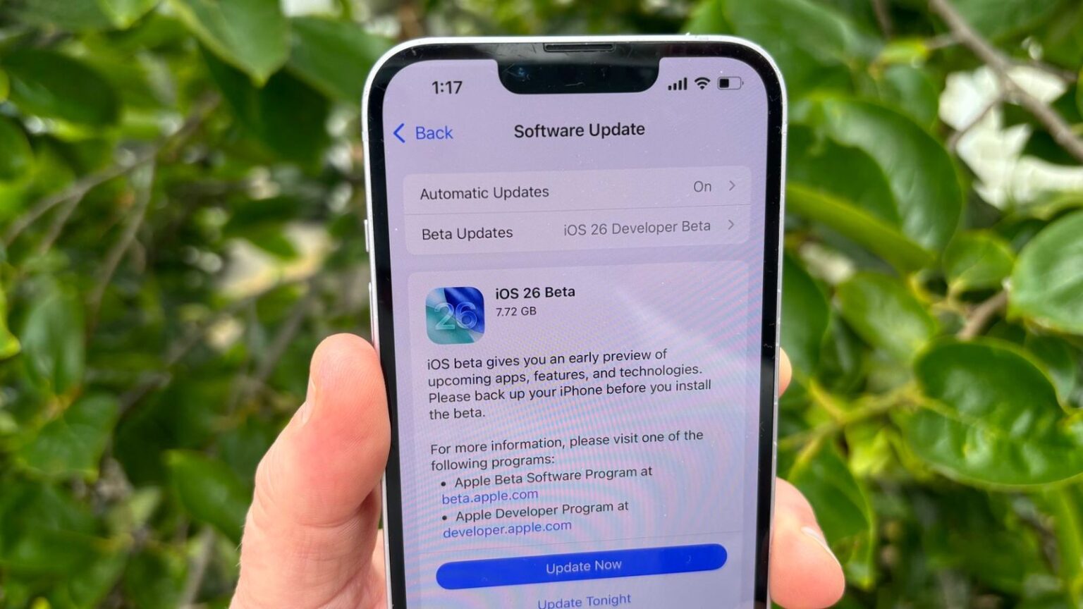 iOS 26 non convince, troppi lag e prestazioni deludenti: fortunatamente è solo la Developer Beta