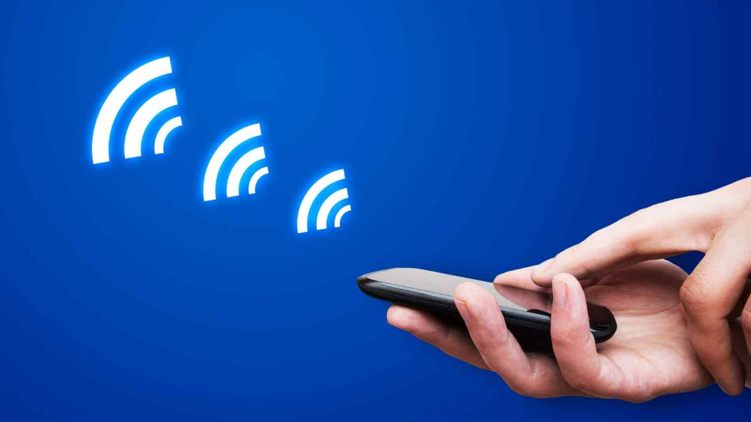 NFC 15 aumenta la portata a 20 mm e introduce il passaporto digitale, aprendo nuove possibilità per connettività e sostenibilità.