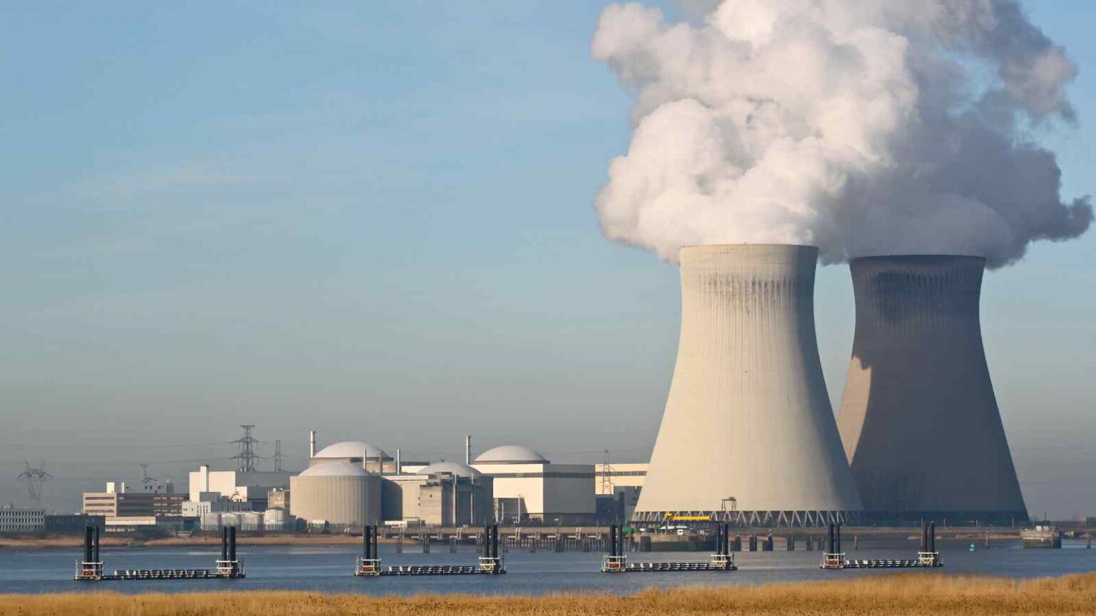 Westinghouse punta su 10 nuovi reattori nucleari da 1.000 MW per alimentare anche data center e infrastrutture AI entro il 2030.