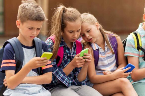 Stop agli smartphone: l’Italia ridisegna l’educazione digitale