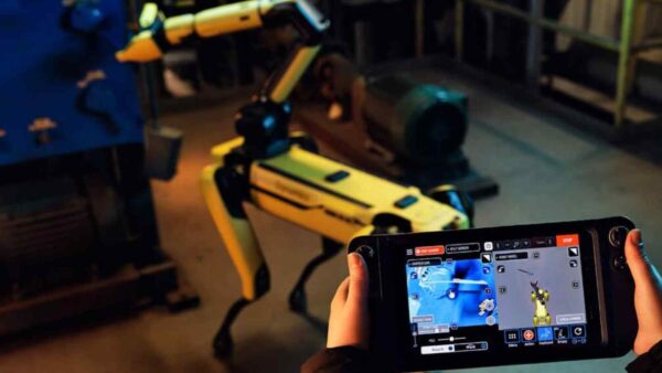 Spot, il robot di Boston Dynamics, ora usa l’AI per prevedere guasti, leggere comandi vocali e analizzare ambienti in modo autonomo.