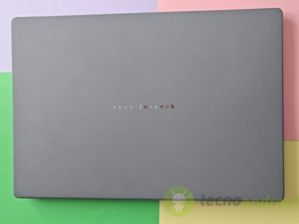 Asus Zenbook A ()