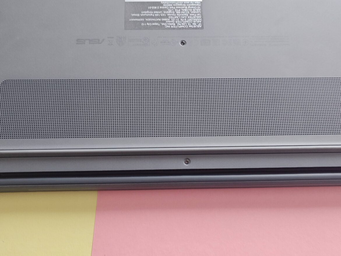 Asus Zenbook A () Asus Zenbook A ()